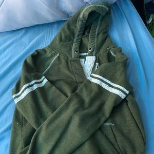 green aeropostale sweatshirt